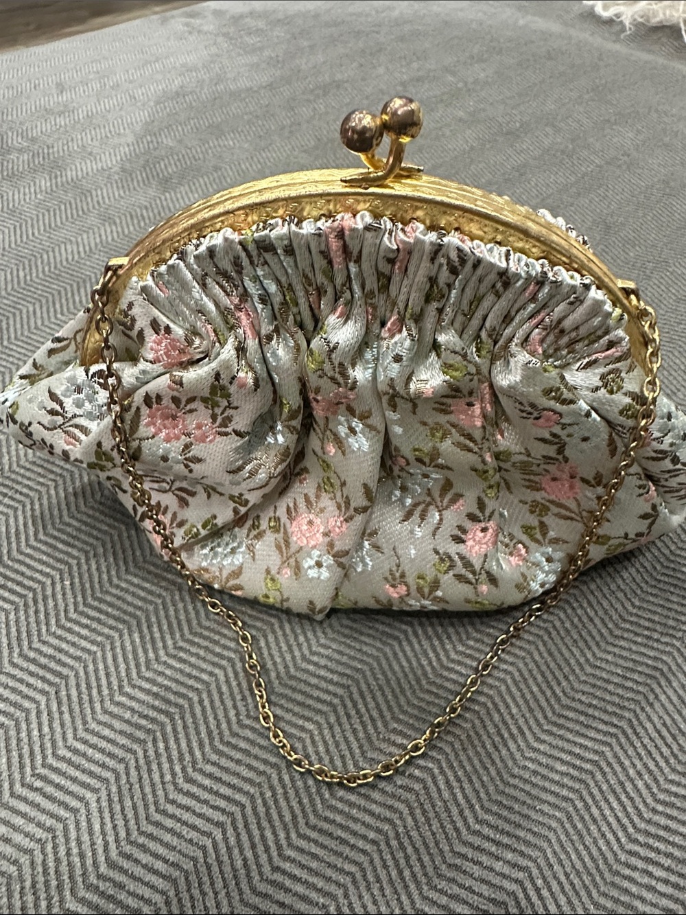 Vintage-Style Floral Evening Clutch in Pink and Cream